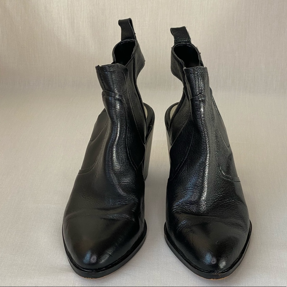 Black bootie/mule